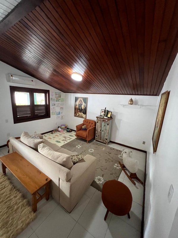 CASA COMERCIAL PARA LOCAÇÃO/ALUGUEL PISCINA VILAS DO ATLÂNTICO LAURO FREITAS Avenida Praia de Pajussara Lauro de Freitas - 
