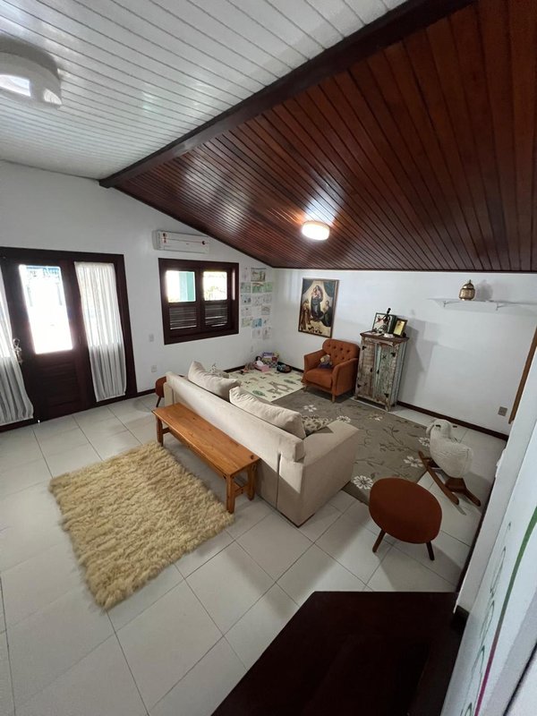 CASA COMERCIAL PARA LOCAÇÃO/ALUGUEL PISCINA VILAS DO ATLÂNTICO LAURO FREITAS Avenida Praia de Pajussara Lauro de Freitas - 