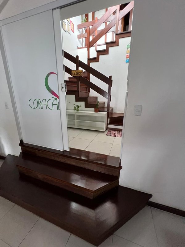 CASA COMERCIAL PARA LOCAÇÃO/ALUGUEL PISCINA VILAS DO ATLÂNTICO LAURO FREITAS Avenida Praia de Pajussara Lauro de Freitas - 