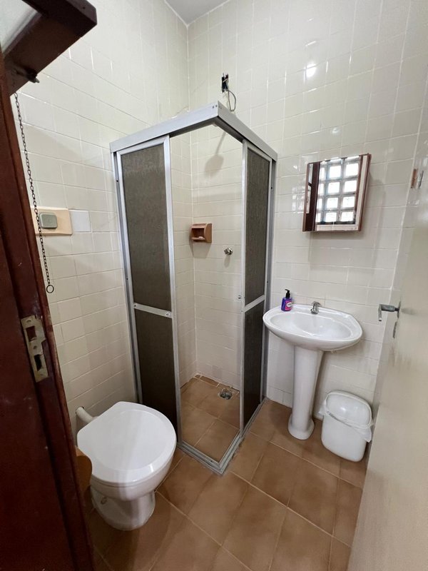 CASA COMERCIAL PARA LOCAÇÃO/ALUGUEL PISCINA VILAS DO ATLÂNTICO LAURO FREITAS Avenida Praia de Pajussara Lauro de Freitas - 