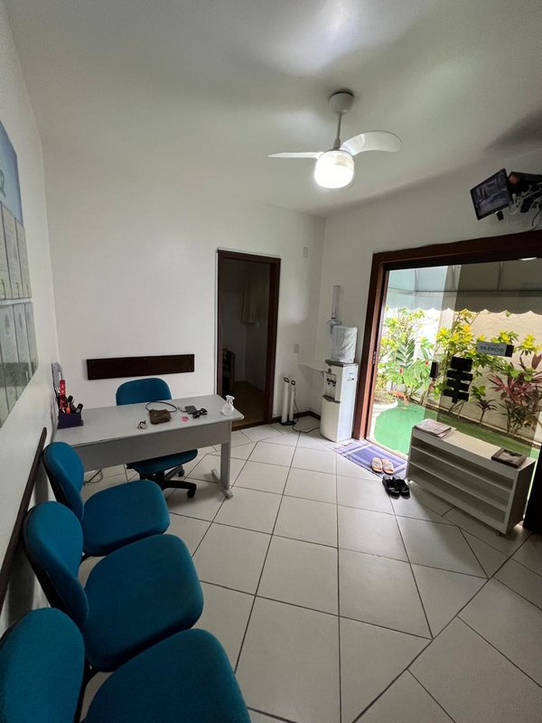 CASA COMERCIAL PARA LOCAÇÃO/ALUGUEL PISCINA VILAS DO ATLÂNTICO LAURO FREITAS Avenida Praia de Pajussara Lauro de Freitas - 