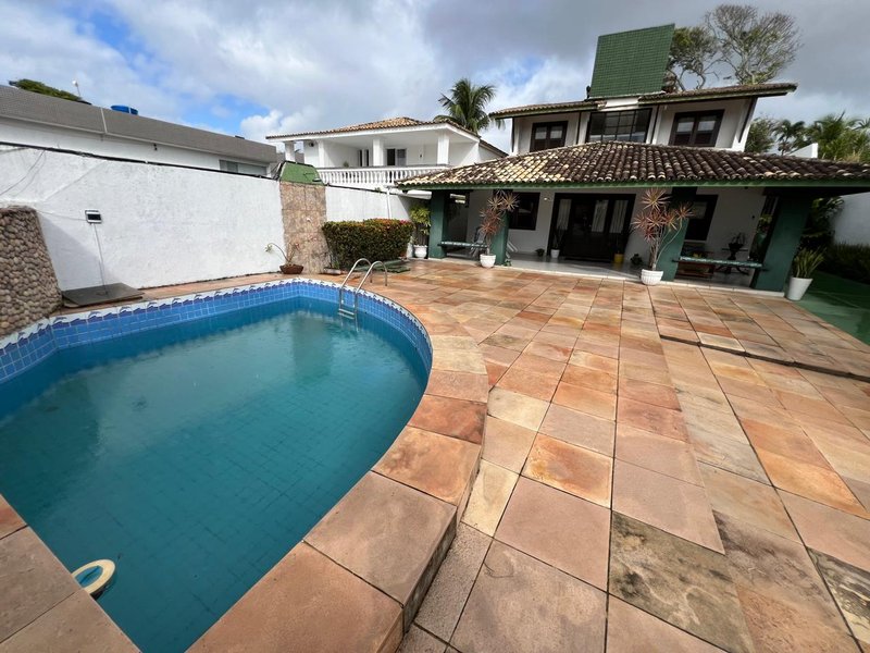 CASA COMERCIAL PARA LOCAÇÃO/ALUGUEL PISCINA VILAS DO ATLÂNTICO LAURO FREITAS Avenida Praia de Pajussara Lauro de Freitas - 