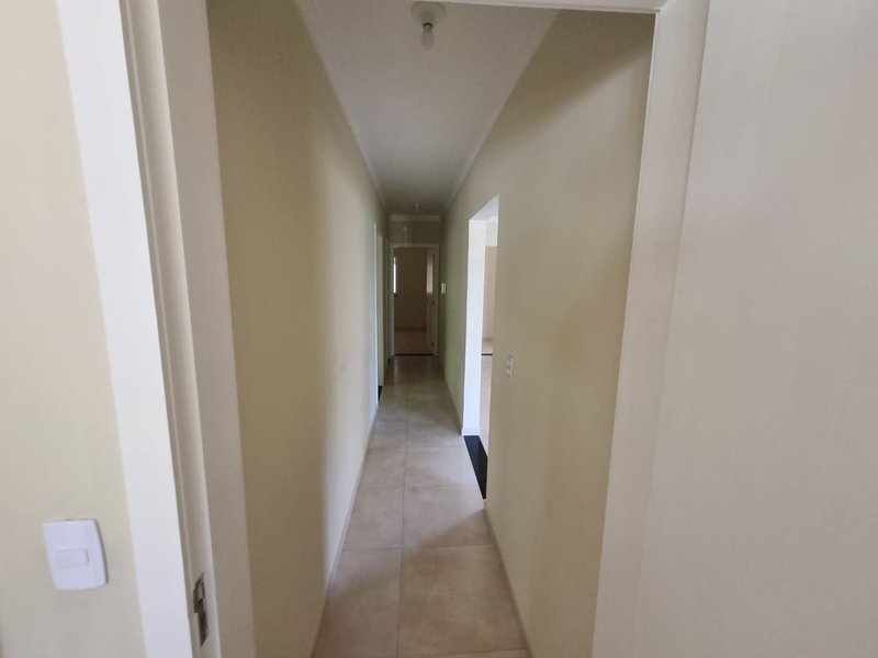 CASA COM 1 SUÍTE MAIS 2 DORMITÓRIOS EM DOM JOAQUIM - Brusque - 