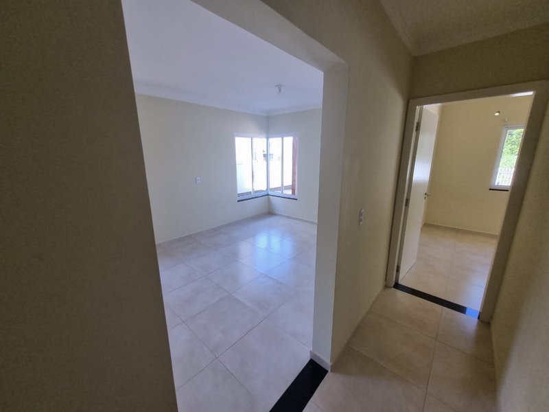 CASA COM 1 SUÍTE MAIS 2 DORMITÓRIOS EM DOM JOAQUIM - Brusque - 