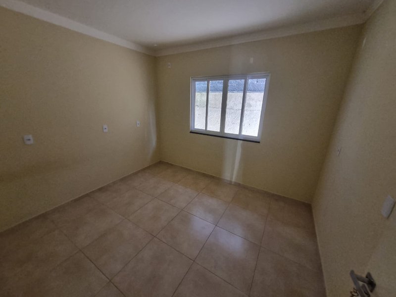 CASA COM 1 SUÍTE MAIS 2 DORMITÓRIOS EM DOM JOAQUIM - Brusque - 