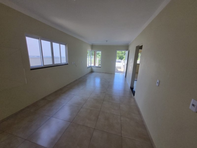 CASA COM 1 SUÍTE MAIS 2 DORMITÓRIOS EM DOM JOAQUIM - Brusque - 