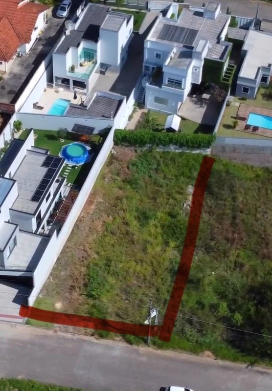 TERRENO NO CONDOMÍNIO LAGOA DOURADA - Brusque - 