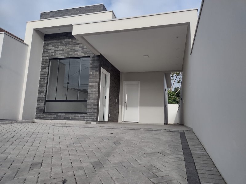 CASA COM 1 SUÍTE MAIS 2 DORMITÓRIOS EM DOM JOAQUIM - Brusque - 