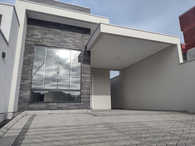 CASA COM 1 SUÍTE MAIS 2 DORMITÓRIOS EM DOM JOAQUIM - Brusque - 