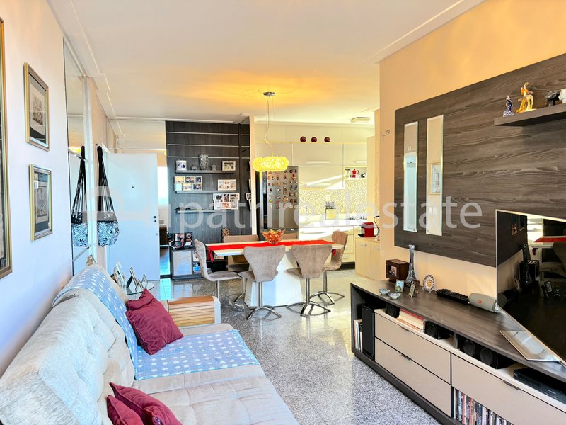Flat Vista Mar Mobiliado 51 m² a uma quadra da Av. Beira Mar. Meireles - Fortaleza – CE Rua Tibúrcio Cavalcanti Fortaleza - 