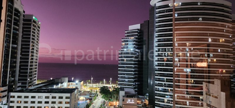 Flat Vista Mar Mobiliado 51 m² a uma quadra da Av. Beira Mar. Meireles - Fortaleza – CE Rua Tibúrcio Cavalcanti Fortaleza - 