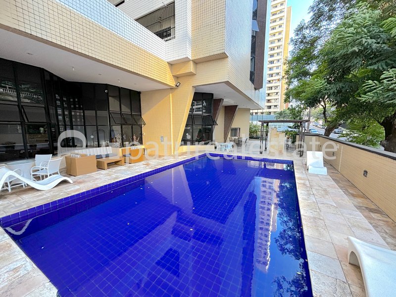 Flat Vista Mar Mobiliado 51 m² a uma quadra da Av. Beira Mar. Meireles - Fortaleza – CE Rua Tibúrcio Cavalcanti Fortaleza - 