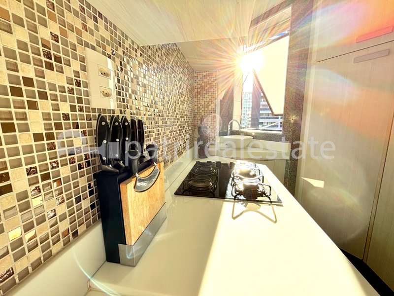 Flat Vista Mar Mobiliado 51 m² a uma quadra da Av. Beira Mar. Meireles - Fortaleza – CE Rua Tibúrcio Cavalcanti Fortaleza - 