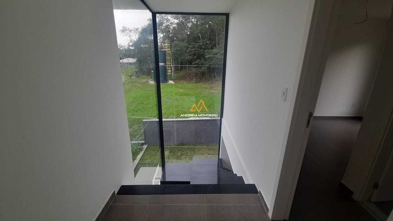 Casa com 3 dormitórios à venda, 105 m² por R$ 695.000,00 - Ubatiba - Maricá/RJ Rodovia Vereador Oldemar Guedes Figueiredo Maricá - 
