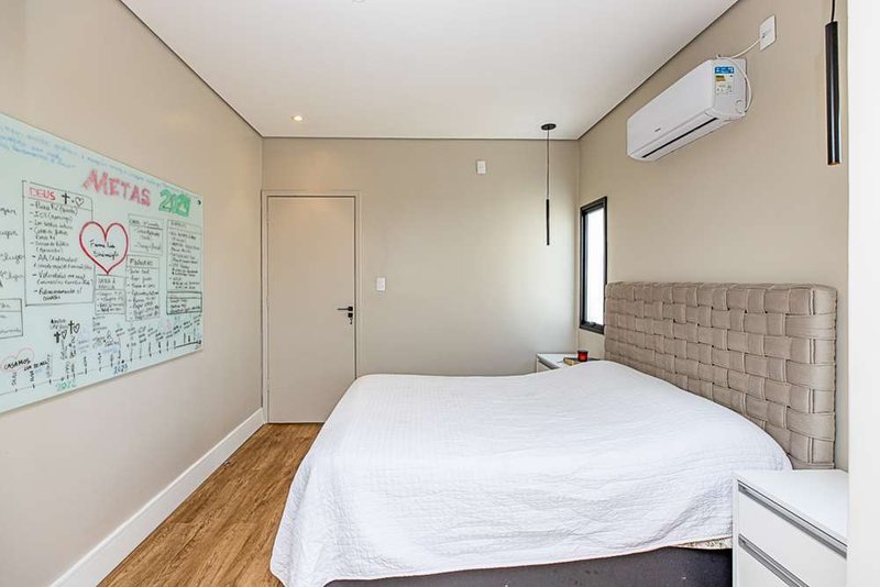 Casa a venda - Campo Belo -1 suíte 193m² Morais de Barros São Paulo - 