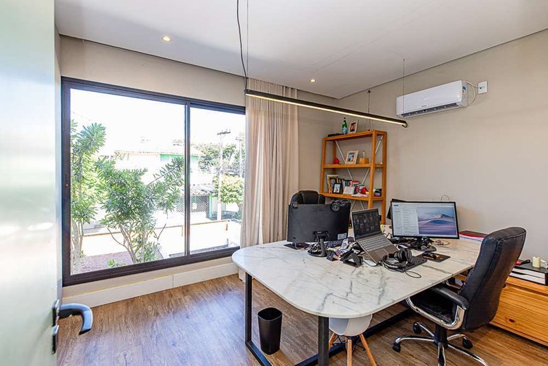 Casa a venda - Campo Belo -1 suíte 193m² Morais de Barros São Paulo - 