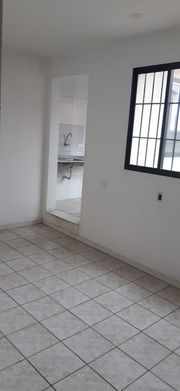 4 Casas e 1 Salão Comercial Rua Santo Anselmo de Cantuária São Paulo - 
