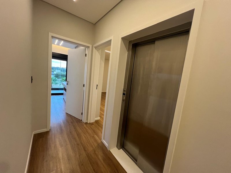 "Seu Refúgio de Luxo com Vista Deslumbrante para  área de Lazer com 5 suítes com closet" Rua Aleixo Garcia Campo Grande - 