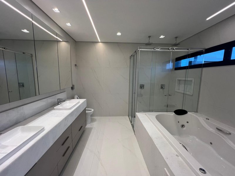 "Seu Refúgio de Luxo com Vista Deslumbrante para  área de Lazer com 5 suítes com closet" Rua Aleixo Garcia Campo Grande - 