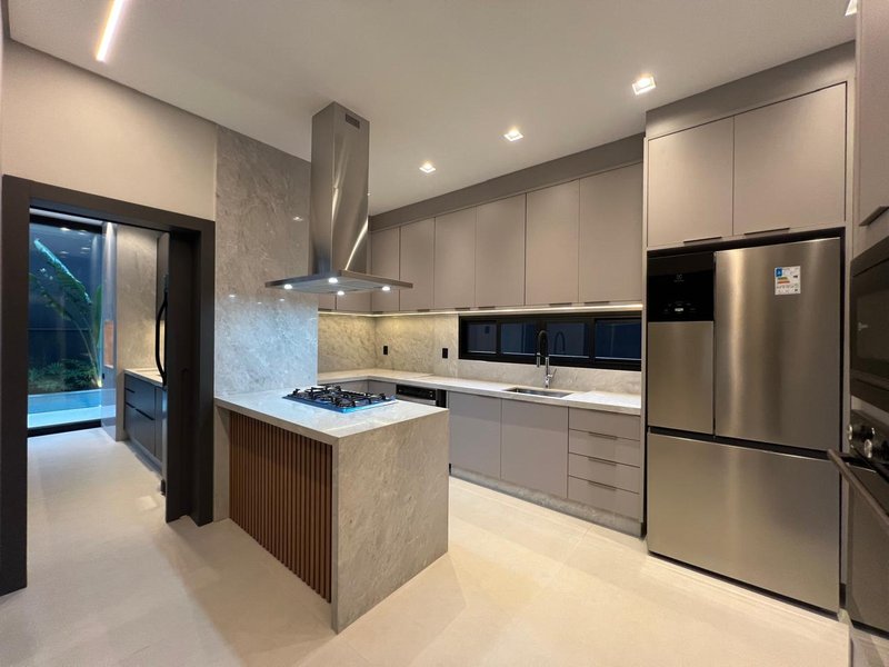 "Seu Refúgio de Luxo com Vista Deslumbrante para  área de Lazer com 5 suítes com closet" Rua Aleixo Garcia Campo Grande - 