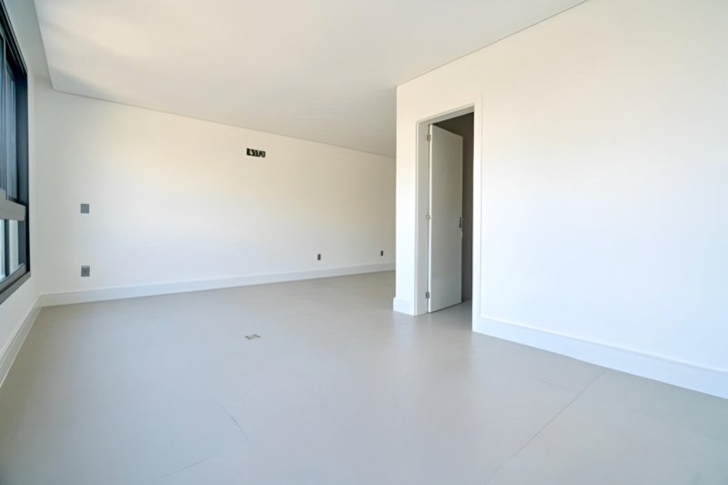 R$ 585.000 - ALTO PADRÃO - EXCELENTE STUDIO - 43M2 - 1 DORM - CHURRASQUEIRA - 1 VAGA Rua Cruzeiro do Sul Torres - 