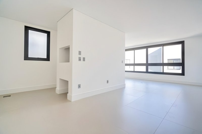 R$ 585.000 - ALTO PADRÃO - EXCELENTE STUDIO - 43M2 - 1 DORM - CHURRASQUEIRA - 1 VAGA Rua Cruzeiro do Sul Torres - 