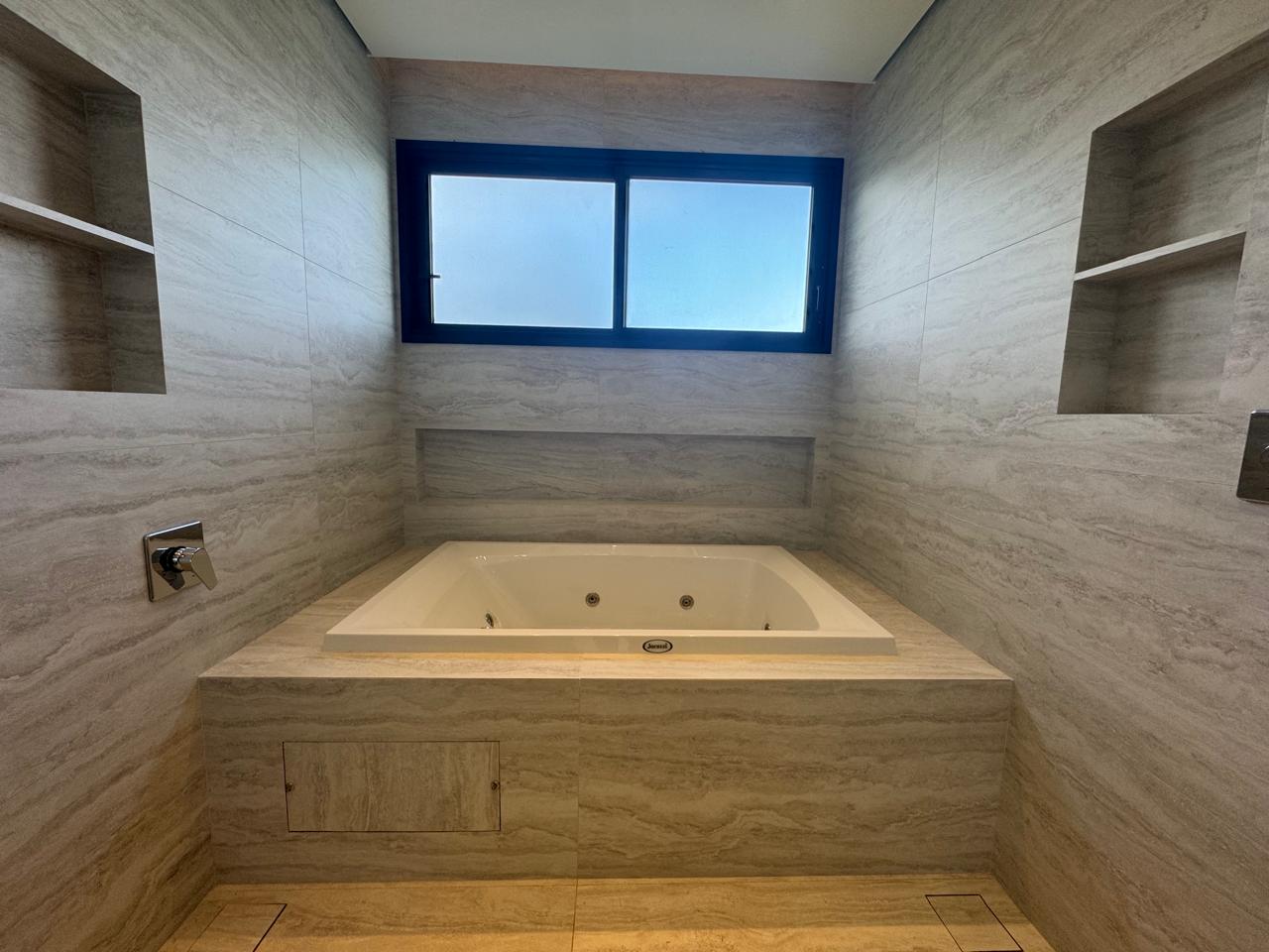 Encante-se com Esta Incr&iacute;vel Resid&ecirc;ncia de Alto Padr&atilde;o no Condom&iacute;nio Entre Verdes, Sous Avenida Isaura Roque Quércia Campinas - 