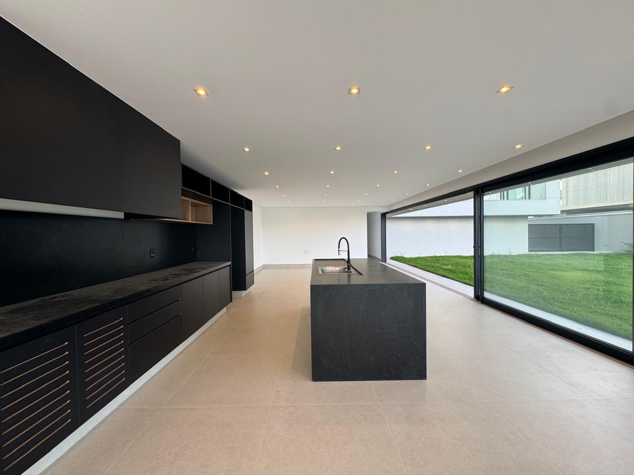 Encante-se com Esta Incr&iacute;vel Resid&ecirc;ncia de Alto Padr&atilde;o no Condom&iacute;nio Entre Verdes, Sous Avenida Isaura Roque Quércia Campinas - 