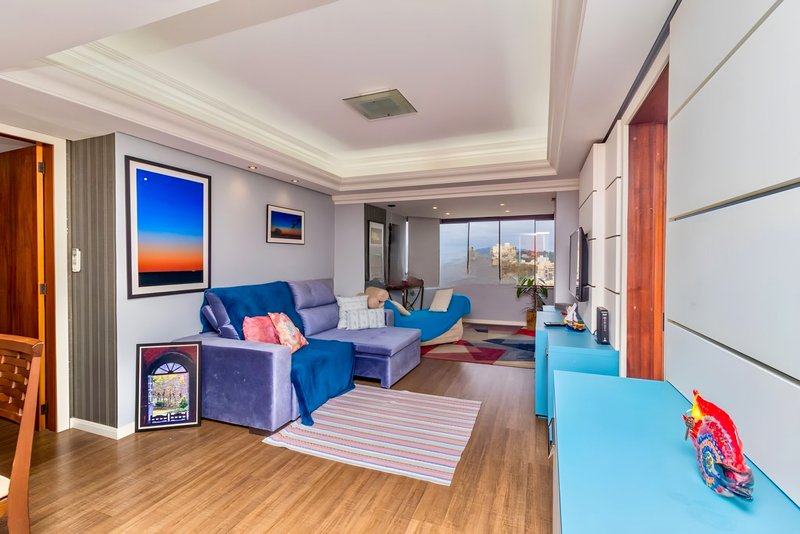 R$ 749.900 - ÓTIMO APARTAMENTO - ANDAR ALTO - 90M2 - 3 DORM - VISTA - INFRA - 1 VAGA Avenida Borges de Medeiros Porto Alegre - 