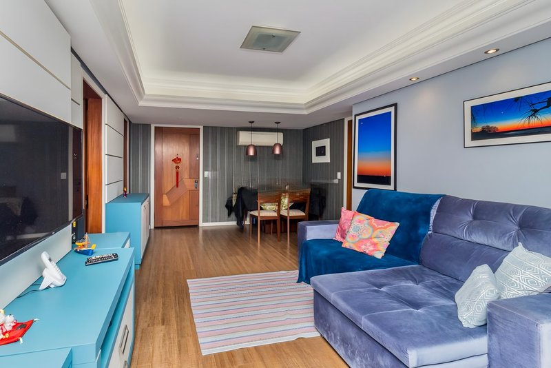 R$ 749.900 - ÓTIMO APARTAMENTO - ANDAR ALTO - 90M2 - 3 DORM - VISTA - INFRA - 1 VAGA Avenida Borges de Medeiros Porto Alegre - 