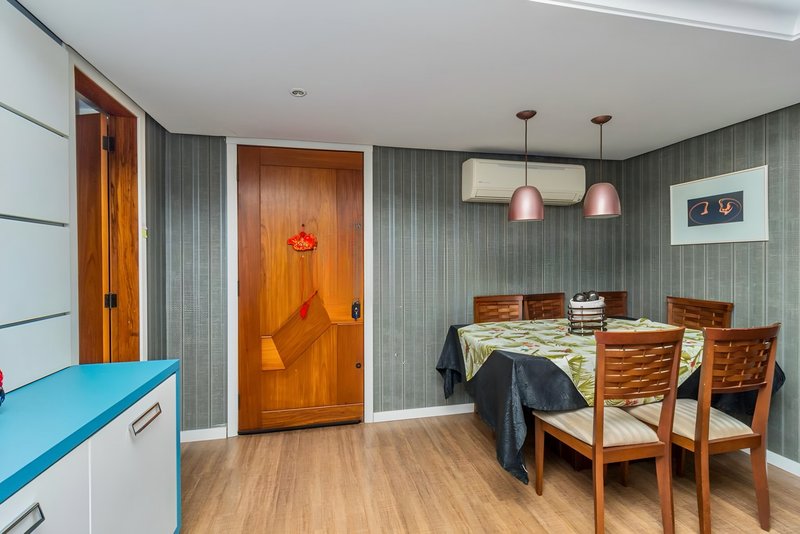R$ 749.900 - ÓTIMO APARTAMENTO - ANDAR ALTO - 90M2 - 3 DORM - VISTA - INFRA - 1 VAGA Avenida Borges de Medeiros Porto Alegre - 