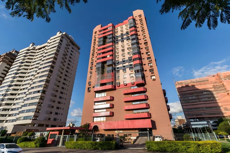 R$ 749.900 - ÓTIMO APARTAMENTO - ANDAR ALTO - 90M2 - 3 DORM - VISTA - INFRA - 1 VAGA Avenida Borges de Medeiros Porto Alegre - 