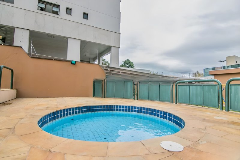 R$ 749.900 - ÓTIMO APARTAMENTO - ANDAR ALTO - 90M2 - 3 DORM - VISTA - INFRA - 1 VAGA Avenida Borges de Medeiros Porto Alegre - 