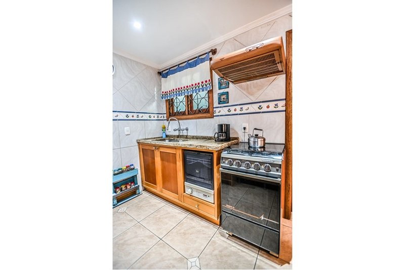 Casa SPPDS 172 612481037-67 1 suíte 166m² Ponciano Pachêco da Silveira Porto Alegre - 