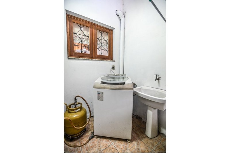 Casa SPPDS 172 612481037-67 1 suíte 166m² Ponciano Pachêco da Silveira Porto Alegre - 