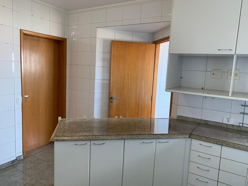 Apartamento na Vila Oliveira com 167m ,04 dormitórios, 02 suítes, ampla varanda, 02 vagas - Mogi das Cruzes - 