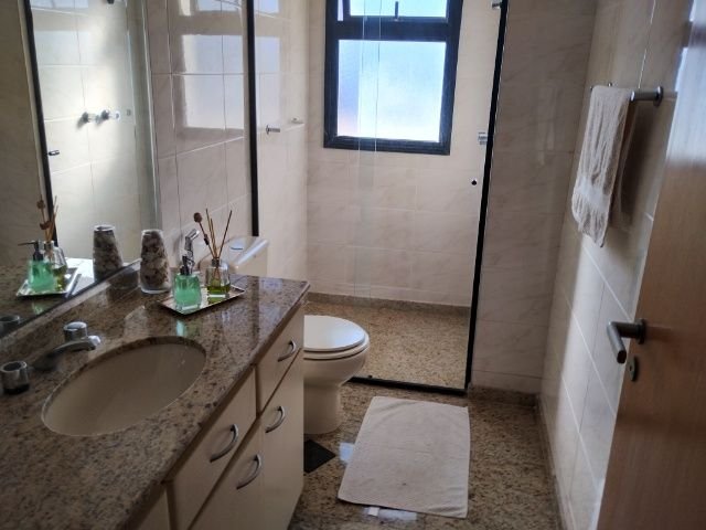 Apartamento na Vila Oliveira com 167m ,04 dormitórios, 02 suítes, ampla varanda, 02 vagas - Mogi das Cruzes - 