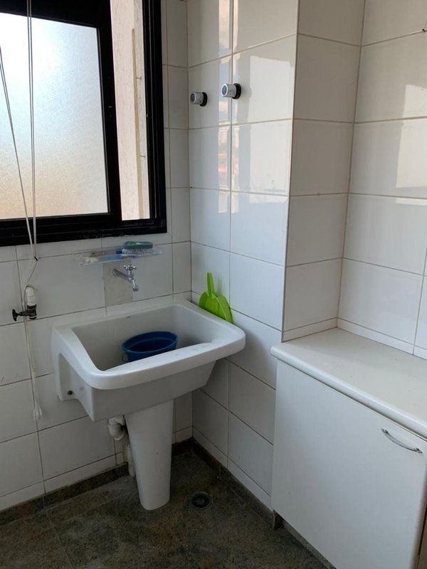 Apartamento na Vila Oliveira com 167m ,04 dormitórios, 02 suítes, ampla varanda, 02 vagas - Mogi das Cruzes - 