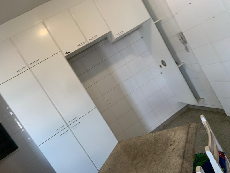 Apartamento na Vila Oliveira com 167m ,04 dormitórios, 02 suítes, ampla varanda, 02 vagas - Mogi das Cruzes - 