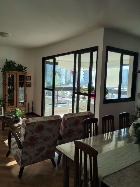 Apartamento na Vila Oliveira com 167m ,04 dormitórios, 02 suítes, ampla varanda, 02 vagas - Mogi das Cruzes - 