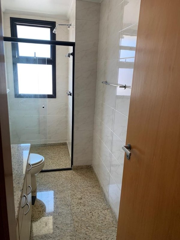 Apartamento na Vila Oliveira com 167m ,04 dormitórios, 02 suítes, ampla varanda, 02 vagas - Mogi das Cruzes - 
