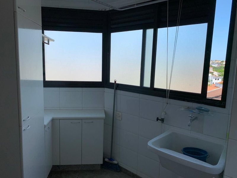 Apartamento na Vila Oliveira com 167m ,04 dormitórios, 02 suítes, ampla varanda, 02 vagas - Mogi das Cruzes - 