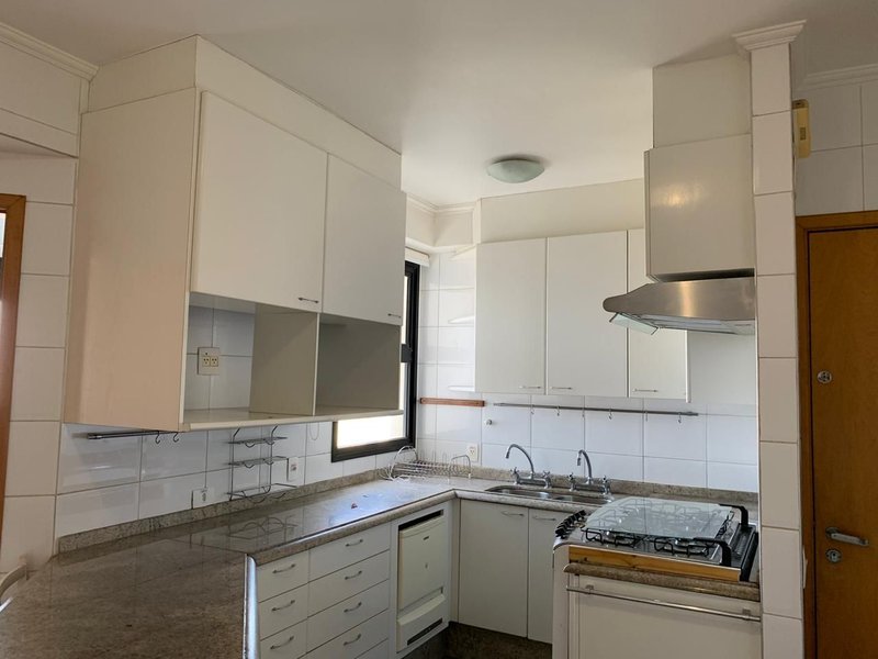 Apartamento na Vila Oliveira com 167m ,04 dormitórios, 02 suítes, ampla varanda, 02 vagas - Mogi das Cruzes - 
