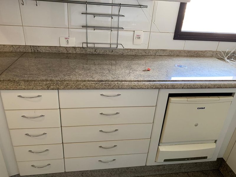 Apartamento na Vila Oliveira com 167m ,04 dormitórios, 02 suítes, ampla varanda, 02 vagas - Mogi das Cruzes - 