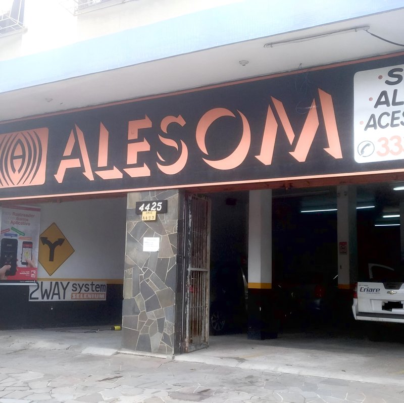 R$ 340.000 - IMÓVEL COMERCIAL - LOJA - 79M2 - VAGA - LOCALIZAÇÃO PRIVILEGIADA Avenida Protásio Alves Porto Alegre - 