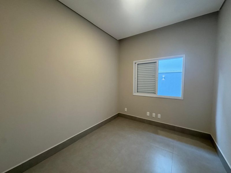 Linda Casa T&eacute;rrea &agrave; Venda em Condom&iacute;nio em Paul&iacute;nia/SP Venida Luís Greco Paulínia - 