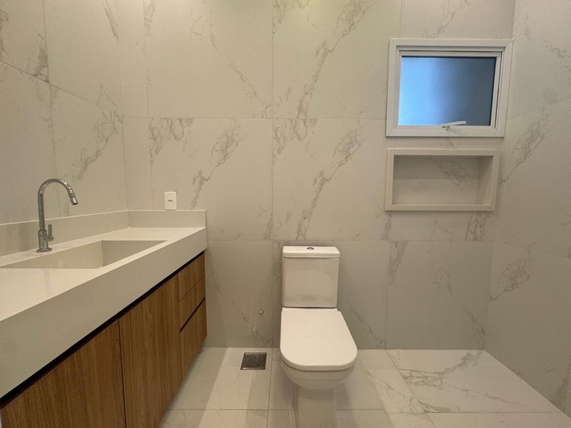 Linda Casa T&eacute;rrea &agrave; Venda em Condom&iacute;nio em Paul&iacute;nia/SP Venida Luís Greco Paulínia - 