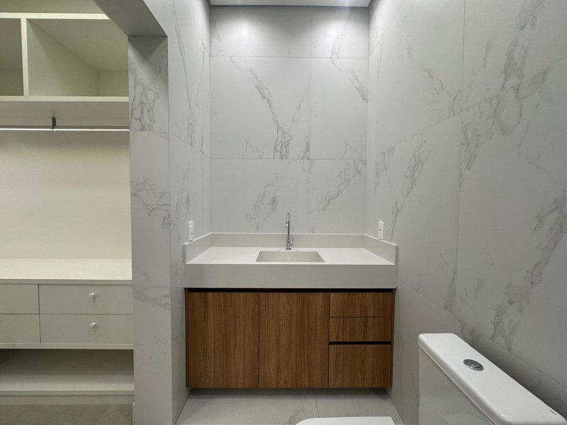 Linda Casa T&eacute;rrea &agrave; Venda em Condom&iacute;nio em Paul&iacute;nia/SP Venida Luís Greco Paulínia - 