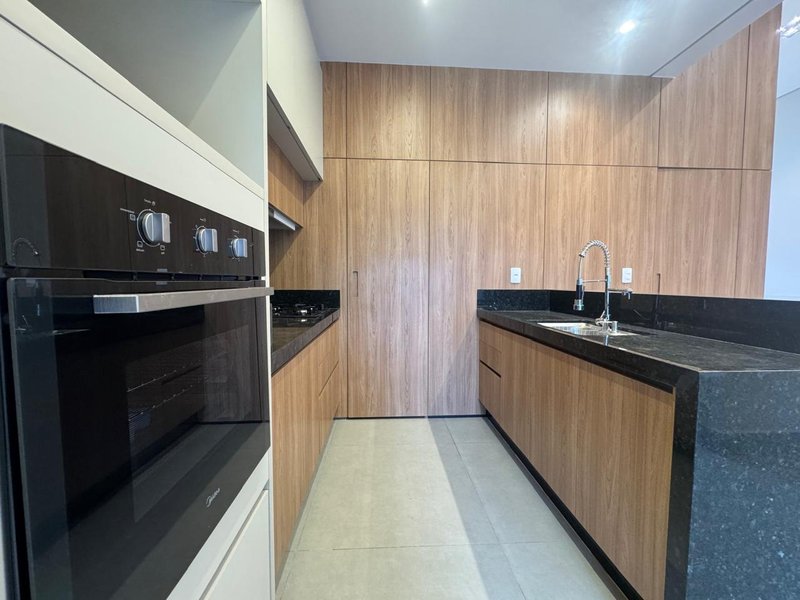 Linda Casa T&eacute;rrea &agrave; Venda em Condom&iacute;nio em Paul&iacute;nia/SP Venida Luís Greco Paulínia - 