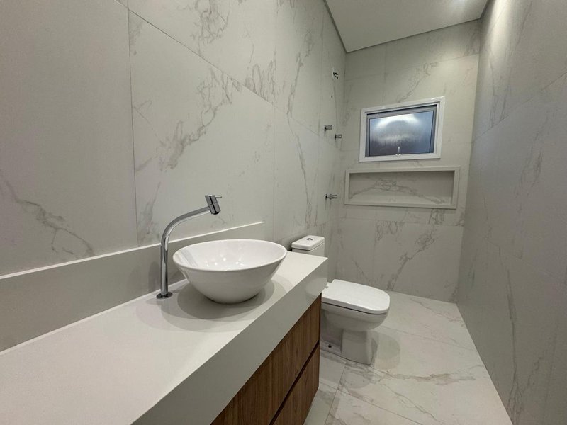 Linda Casa T&eacute;rrea &agrave; Venda em Condom&iacute;nio em Paul&iacute;nia/SP Venida Luís Greco Paulínia - 